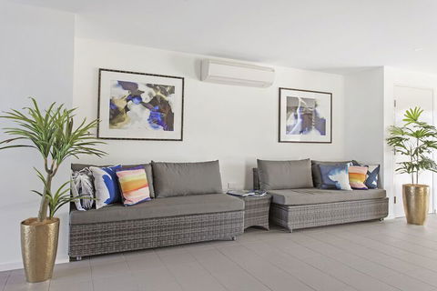 Direct Hotels - North Shore Kawana - Accommodation Great Ocean Road 2