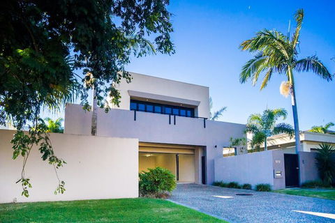 Indulgence On Bay Four - Accommodation Great Ocean Road 2