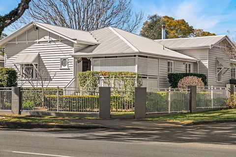 Frangipani House - Accommodation Great Ocean Road 5