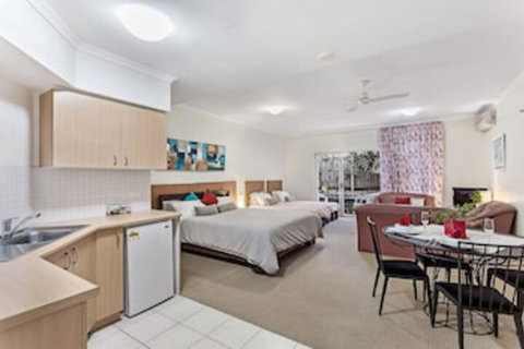 Zenith Studio Unit 3, 10 Messines Street - Accommodation Great Ocean Road 0