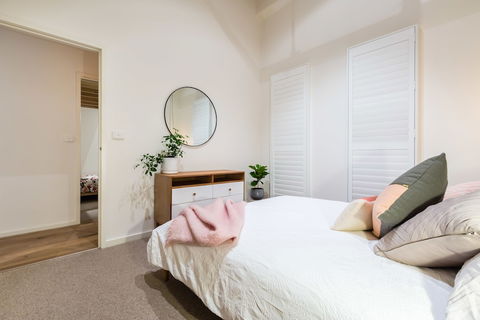 Isla, 2BDR Fitzroy Apartment - Accommodation Great Ocean Road 5