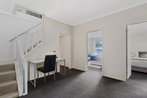 Hidden Bay - 5 BR Luxury Waterfront - Accommodation Great Ocean Road 6