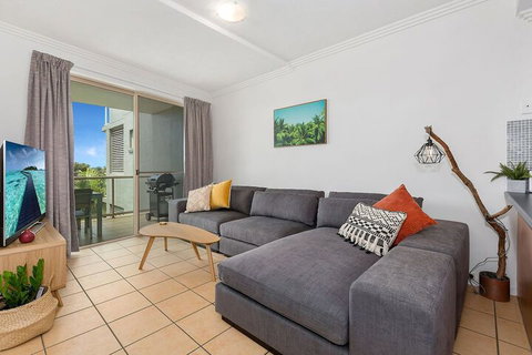 BEACH BLISS LUXURIOUS APARTMENT With POOL - Accommodation Great Ocean Road 3
