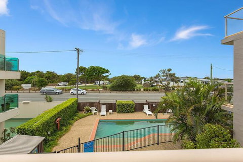 BEACH BLISS LUXURIOUS APARTMENT With POOL - Accommodation Great Ocean Road 1
