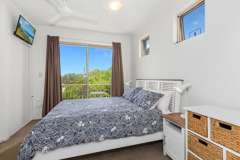 BEACH BLISS LUXURIOUS APARTMENT With POOL - Accommodation Great Ocean Road 5