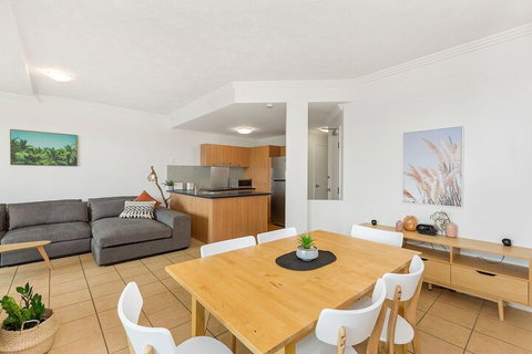 BEACH BLISS LUXURIOUS APARTMENT With POOL - Accommodation Great Ocean Road 4