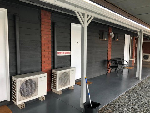 Country Roads Motor Inn - Accommodation Great Ocean Road 1