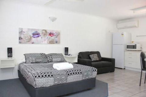 Townsville Holiday Apartments - Accommodation Great Ocean Road 6