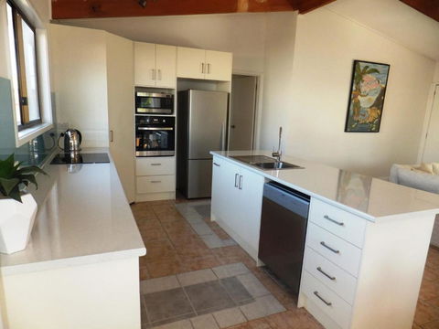 TERRIFIC On TAMARA CRESCENT - Accommodation Great Ocean Road 6