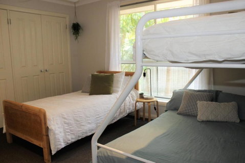 FRANGIPANI BEACH HOUSE PET FRIENDLY 22 Belbourie Cres Boomerang Beach - Accommodation Great Ocean Road 1
