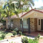 FRANGIPANI BEACH HOUSE PET FRIENDLY 22 Belbourie Cres Boomerang Beach - Accommodation Great Ocean Road 0