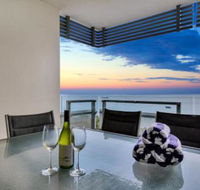 Oceana Darwin Central Oceanfront 3 bedroom 2 Lounge Room Pool Gym Tennis Court Sleeps 9 - Accommodation Great Ocean Road