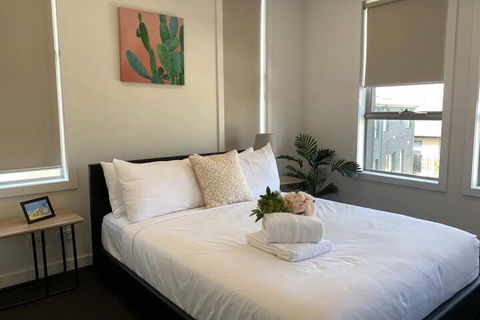 Delicate Bundoora Townhouse 10 - Accommodation Great Ocean Road 2