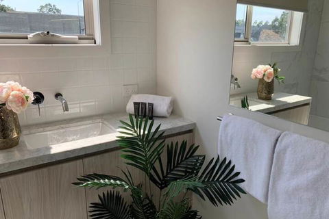 Delicate Bundoora Townhouse 10 - Accommodation Great Ocean Road 1