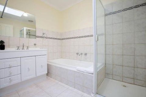 98tullamarine6mins Airportholiday House - Accommodation Great Ocean Road 3