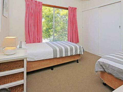 REST ASHORE At MOLLYMOOK - Accommodation Great Ocean Road 2