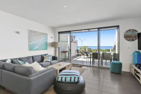 WATERFRONT SEVEN In The Heart Of Lorne - Accommodation Great Ocean Road 5