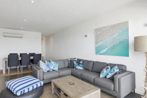 WATERFRONT SEVEN In The Heart Of Lorne - Accommodation Great Ocean Road 7