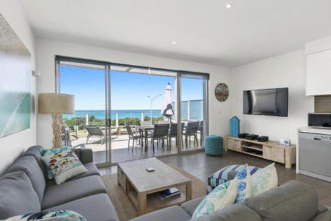 WATERFRONT SEVEN In The Heart Of Lorne - Accommodation Great Ocean Road 2