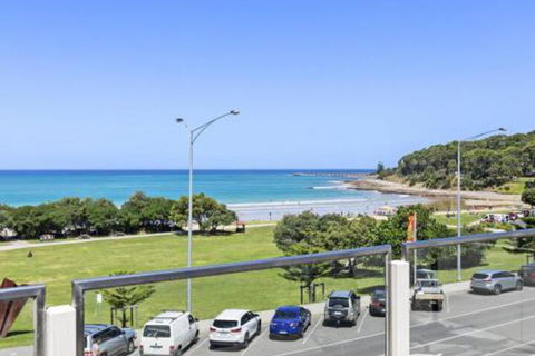 WATERFRONT SEVEN In The Heart Of Lorne - Accommodation Great Ocean Road 3