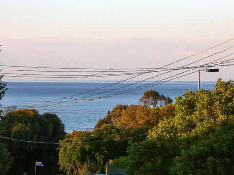 DROMANA BEACH SHACK... - Accommodation Great Ocean Road 2