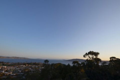 Hilltop House - Accommodation Great Ocean Road 0