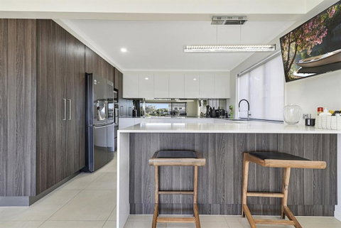 CANAL HOME NEAR MOOLOOLABA Kooringal - Accommodation Great Ocean Road 5