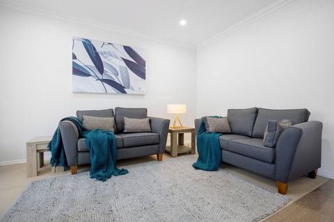 Peaceful Designer 2br@leafy Mill Park - Accommodation Great Ocean Road 4