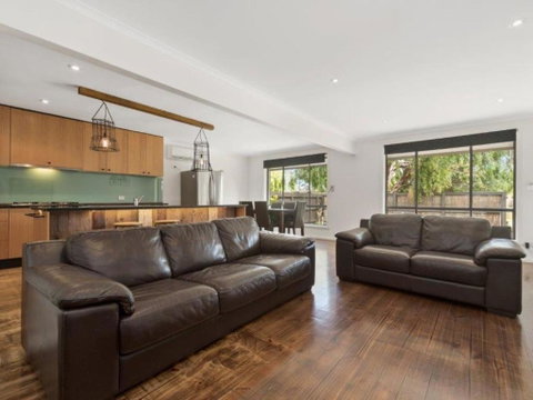 Family Foreshore Favourite - Accommodation Great Ocean Road 5
