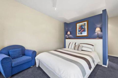 SEA SPECTACULAR Seconds From The Beach! - Accommodation Great Ocean Road 4