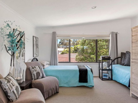 Carroll Ave 85 Mollymook - Accommodation Great Ocean Road 4