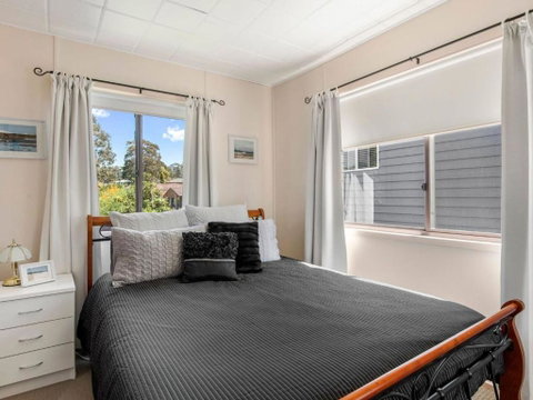 Carroll Ave 85 Mollymook - Accommodation Great Ocean Road 5