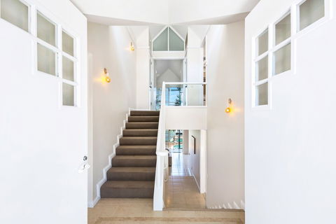 Sunshine Villa At Sanctuary Cove - Accommodation Great Ocean Road 4