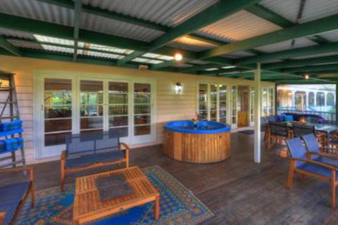 Maleny Homestead & Cottage - Accommodation Great Ocean Road 2
