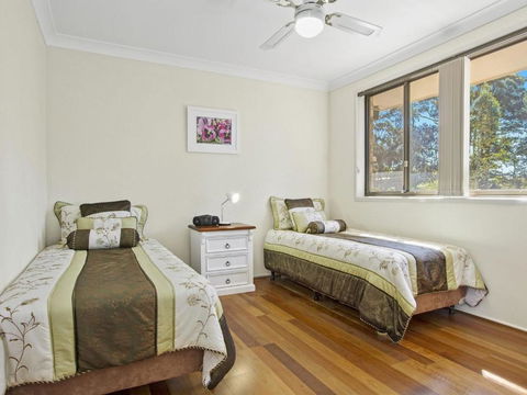 DAVIES STREET MOLLYMOOK 4 / 14 - Accommodation Great Ocean Road 3