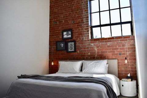 Stylish Warehouse Conversion In Heart Of Fitzroy - Accommodation Great Ocean Road 2