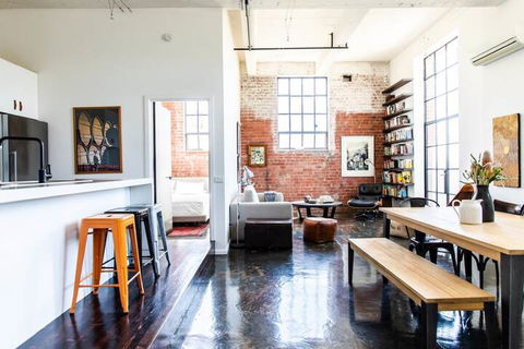 Stylish Warehouse Conversion In Heart Of Fitzroy - Accommodation Great Ocean Road 1