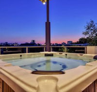 Darwin City Lights Jacuzzi - Accommodation Great Ocean Road