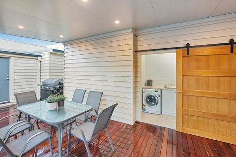 Luxury On The Esplanade - Accommodation Great Ocean Road 5