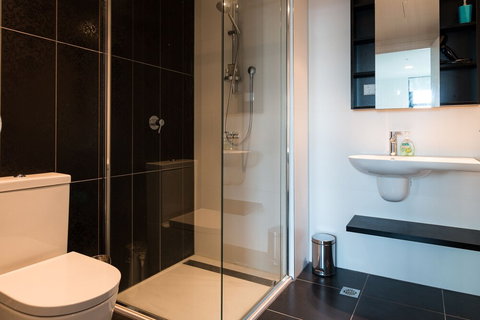 OWEN Little Collins St. Beauty + Views + Parks + MCG - Accommodation Great Ocean Road 5