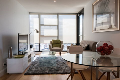 OWEN Little Collins St. Beauty + Views + Parks + MCG - Accommodation Great Ocean Road 6