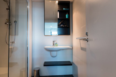 OWEN Little Collins St. Beauty + Views + Parks + MCG - Accommodation Great Ocean Road 1