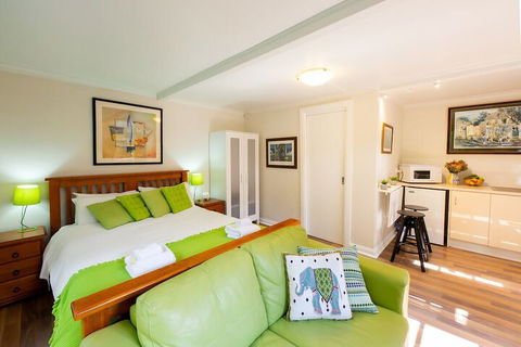 Holly Lodge - Accommodation Great Ocean Road 7