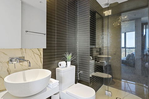 LAURENT Views Of MCG & Yarra River + Fed Square - Accommodation Great Ocean Road 5