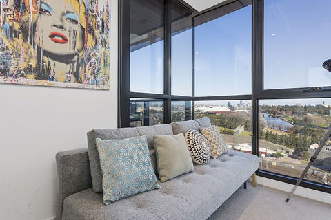 LAURENT Views Of MCG & Yarra River + Fed Square - Accommodation Great Ocean Road 4