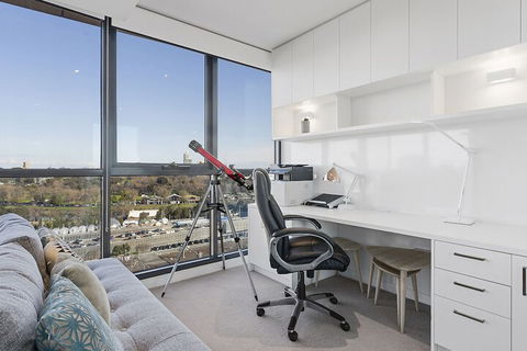 LAURENT Views Of MCG & Yarra River + Fed Square - Accommodation Great Ocean Road 3