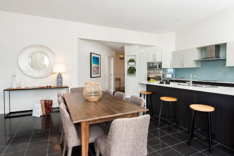 Mollymook Beachfront Penthouse 9 - Accommodation Great Ocean Road 5