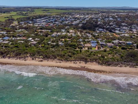 DRIFTAWAY ACROSS FROM SURF BEACH - Accommodation Great Ocean Road 4