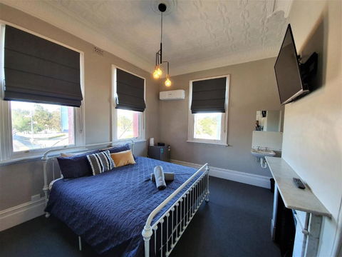 The Royal Hotel - Accommodation Great Ocean Road 3