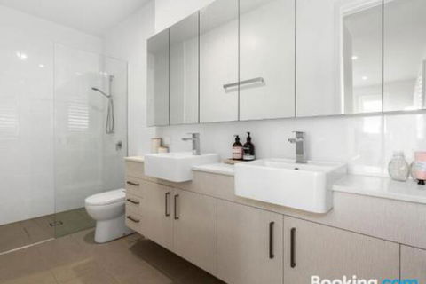 SEASIDE By THE BEACH - Accommodation Great Ocean Road 5